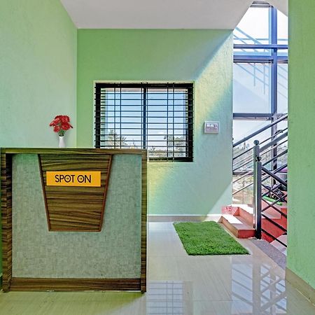 Spot On B R Comforts Krs Back Water Hotell Hosa Kannambādi Exteriör bild