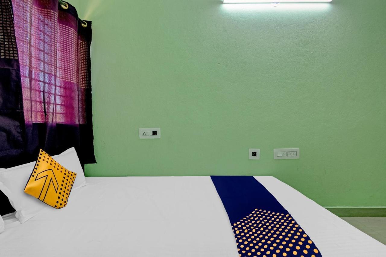 Spot On B R Comforts Krs Back Water Hotell Hosa Kannambādi Exteriör bild