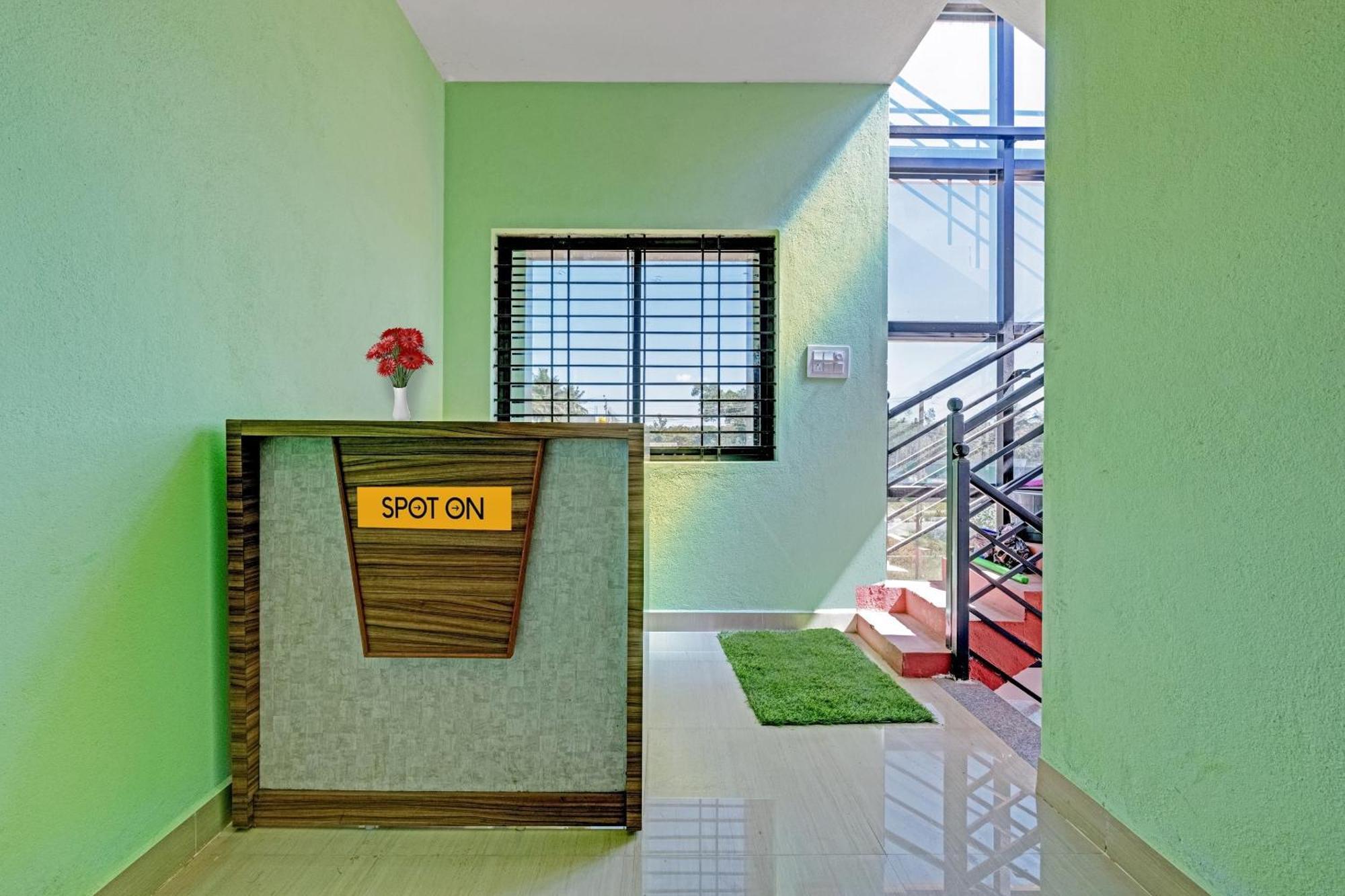 Spot On B R Comforts Krs Back Water Hotell Hosa Kannambādi Exteriör bild